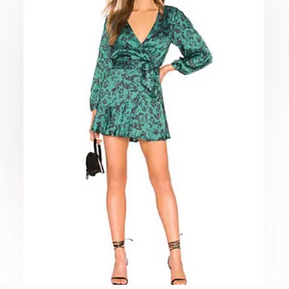 NWT REVOLVE MAJORELLE Irene Mini Dress in Green Riviera
Size M